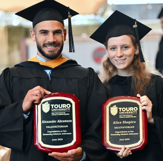 NYSCAS \'25 Valedictorian Alexander Abramson and Salutatorian Alice Shapiro 